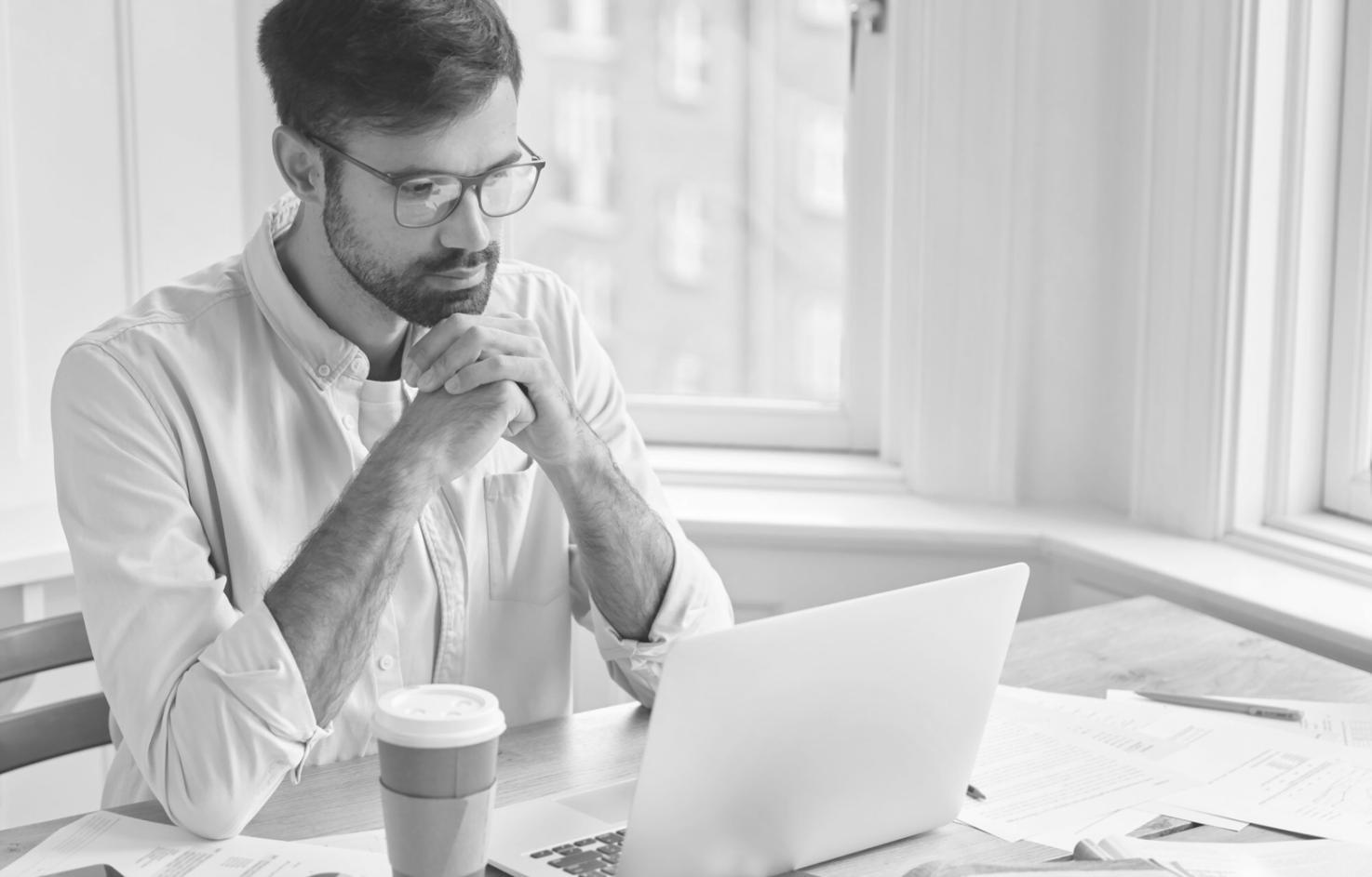 Séance de travail collaboratif sur l'optimisation d'un modèle économique